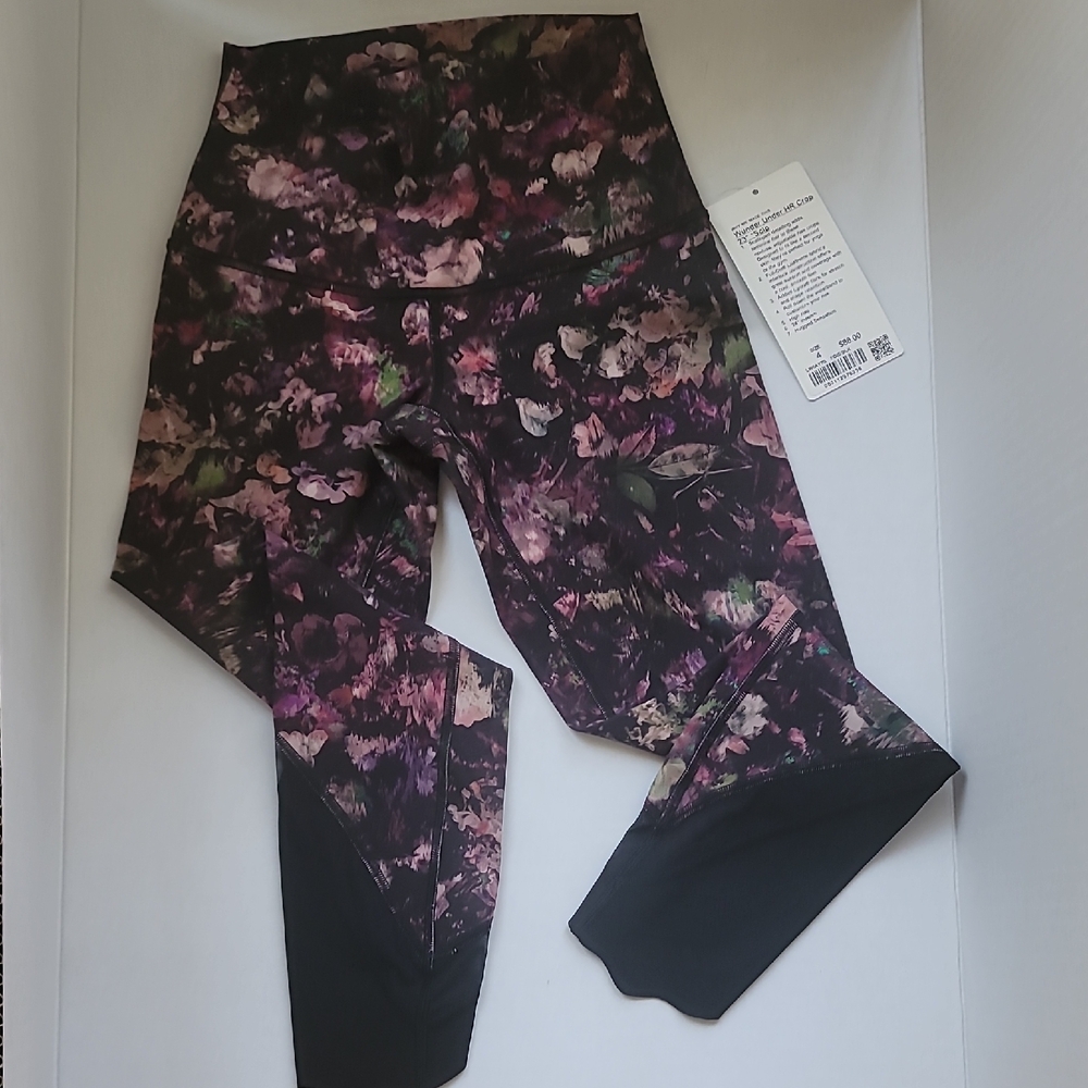 Lululemon athletica Women Size 4 Leggings - Black and Purple Floral